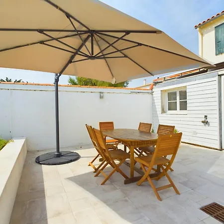 Hébergement de vacances A 180m Du Bord De Mer, Maison Pour 11 *